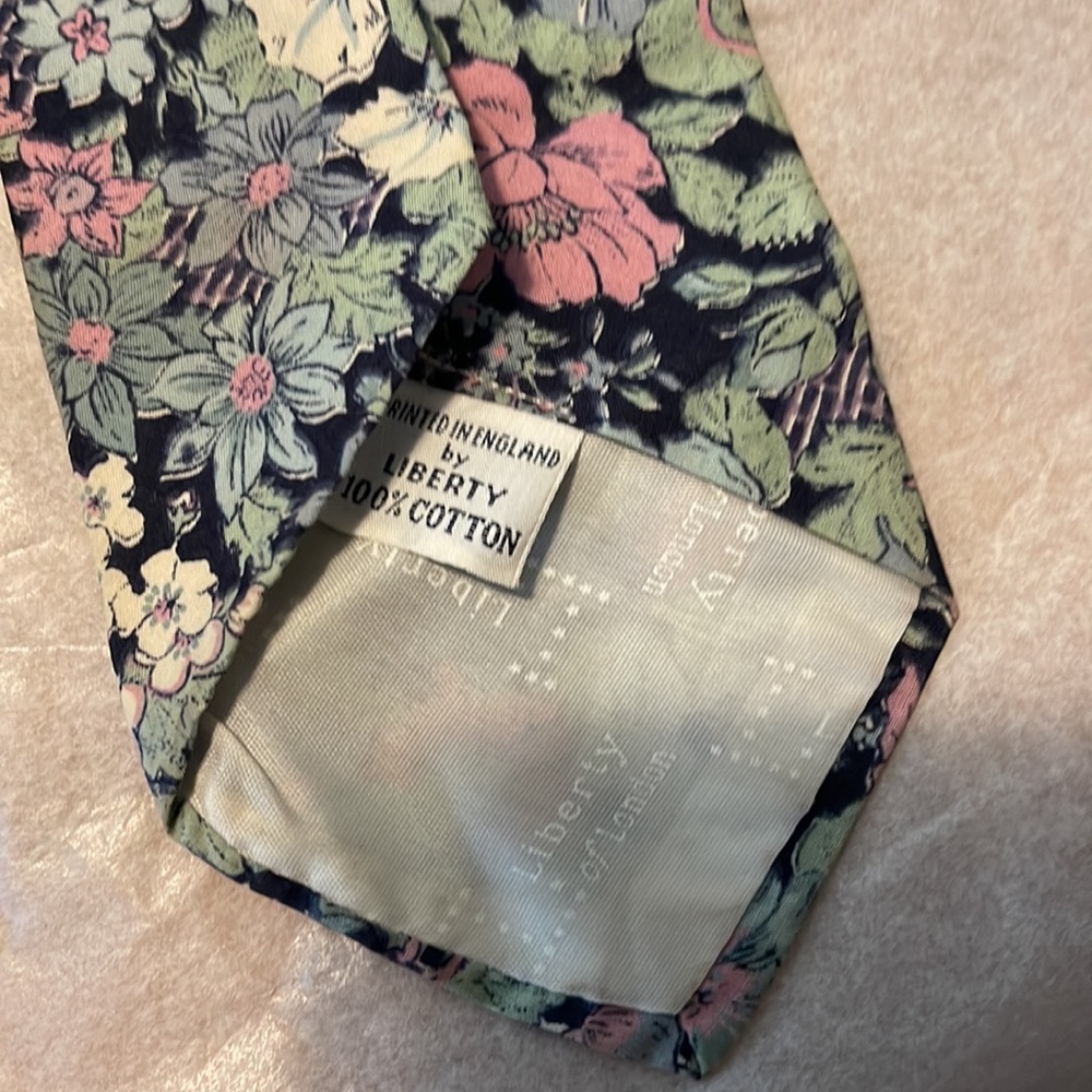 Used tie - Picture 6 of 10
